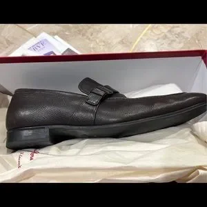 Mens Ferragamo brown dress shoes  size 9.5 in mens. In great condition Amazon.com | Ferragamo Men main image 3